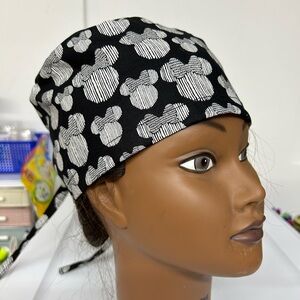 Black &White Mini Mouse Handmade Scrub Hats O/S